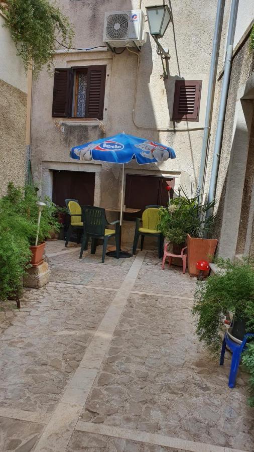 Franceska Apartmani Cres Kültér fotó