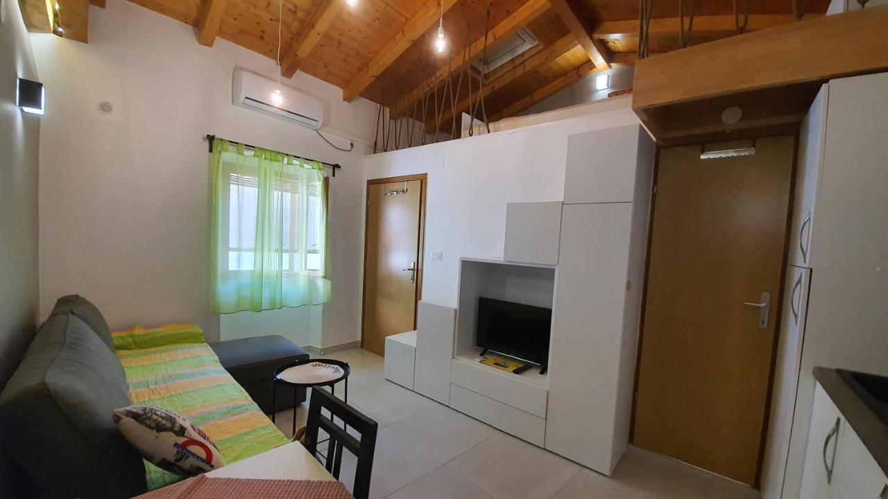 Franceska Apartmani Cres Kültér fotó